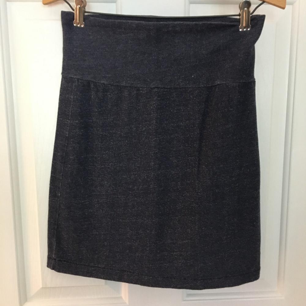 Stretchable mini skirt